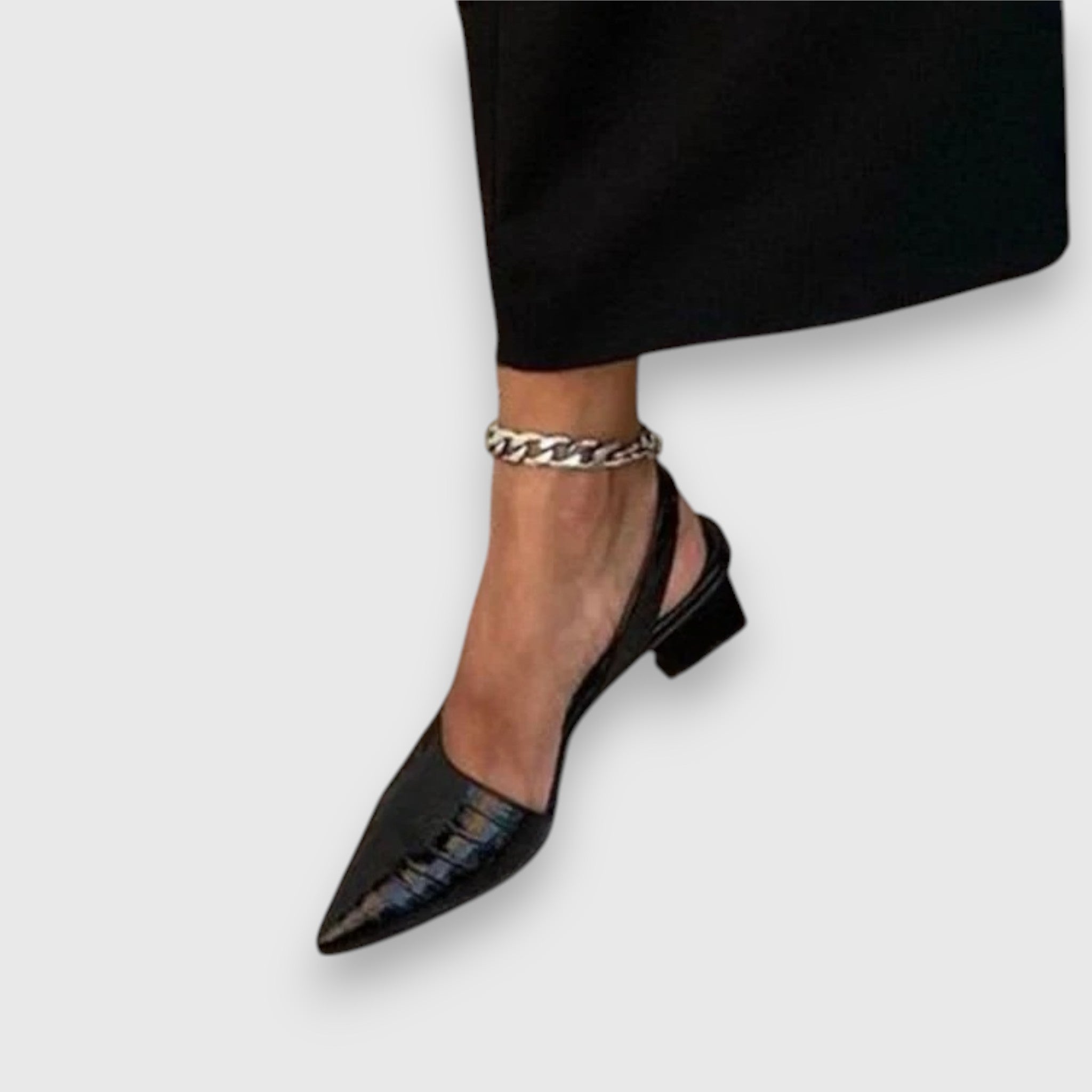 Nora – Vintage Slingback Pumps